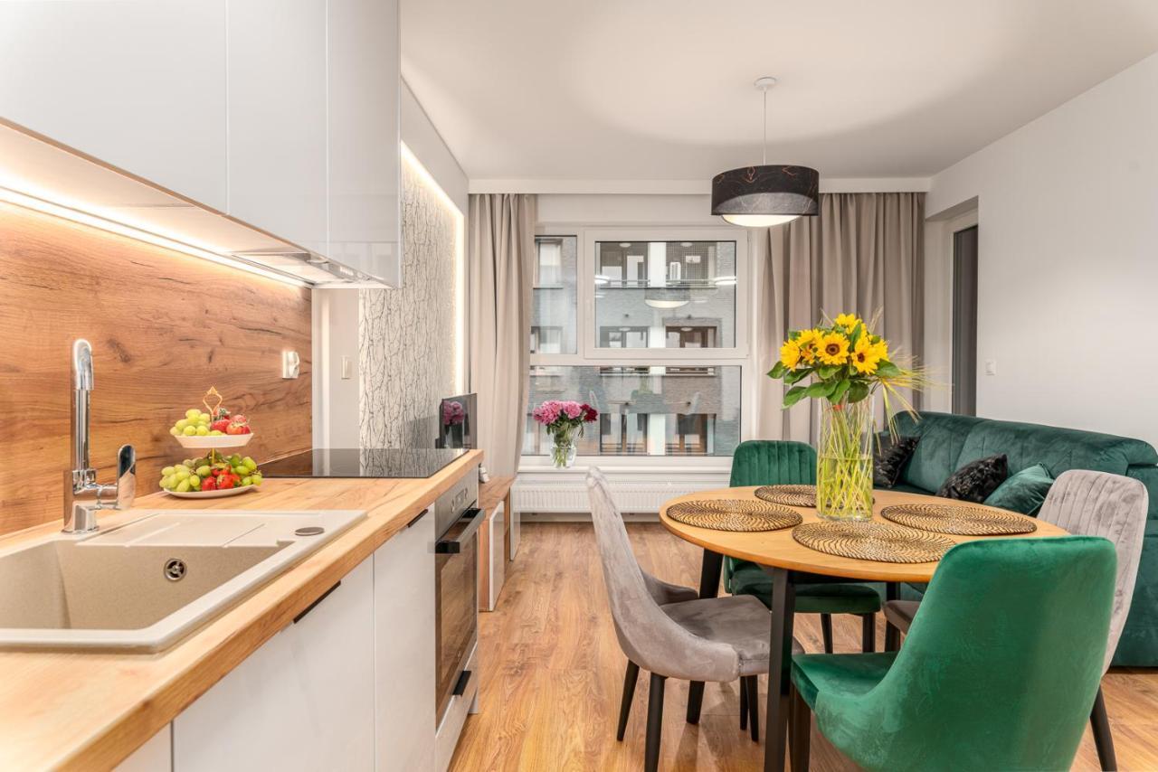 Star4You II Apartments Wroclaw Bagian luar foto